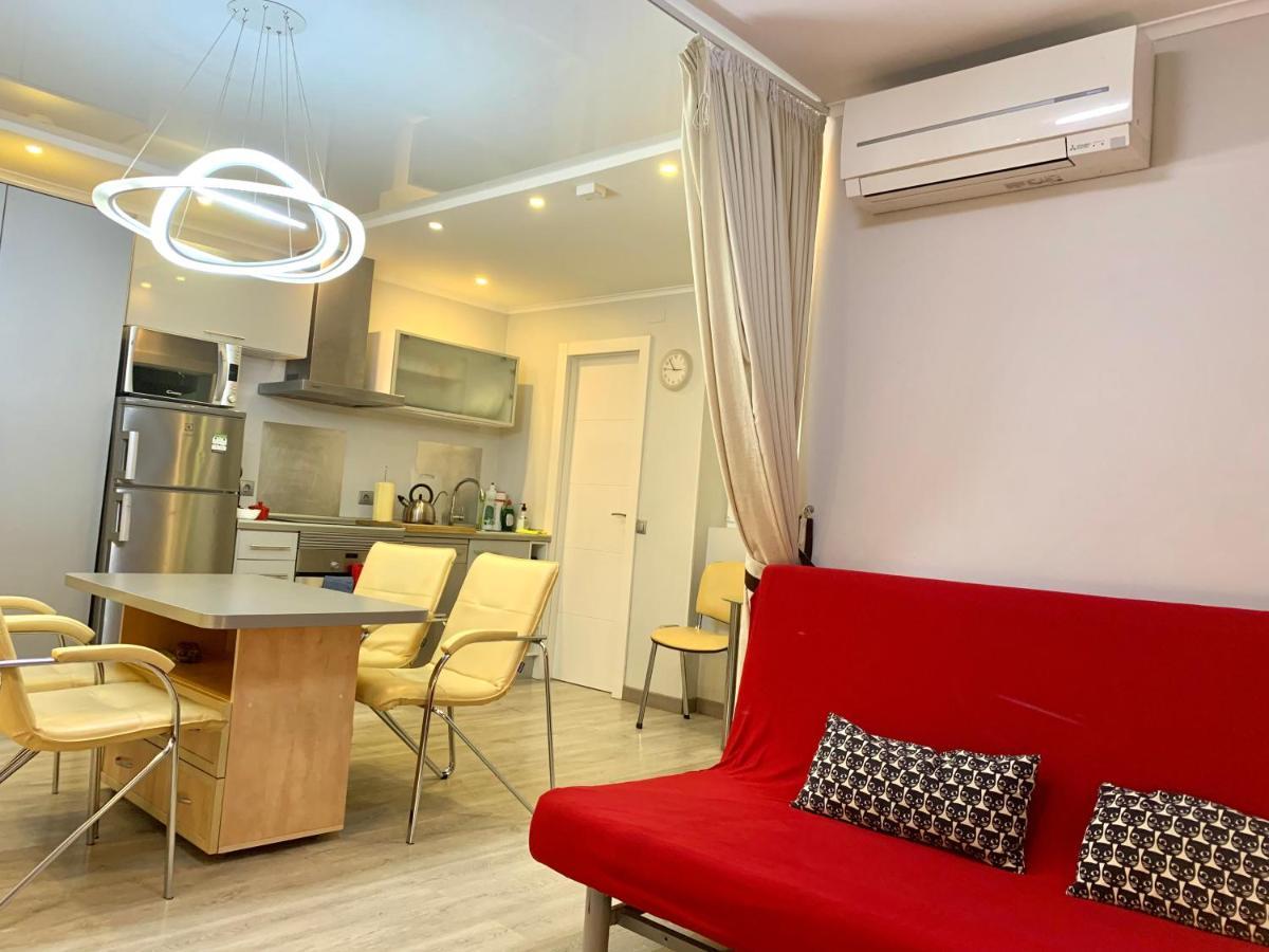 Camp Nou, Europa Fira - Modern Two-Bedroom Apartment With Heating ロスピタレート・デ・リョブレガート エクステリア 写真