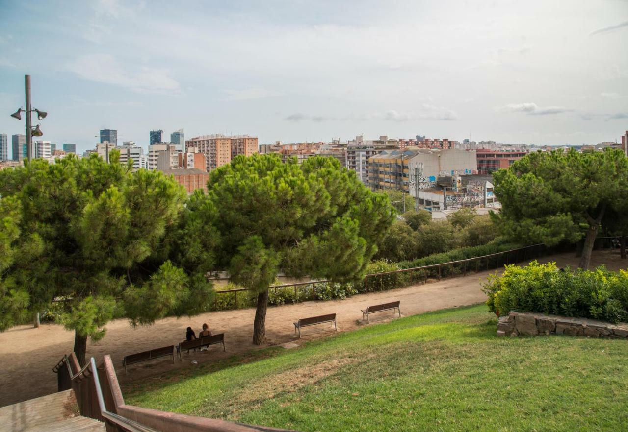 Camp Nou, Europa Fira - Modern Two-Bedroom Apartment With Heating ロスピタレート・デ・リョブレガート エクステリア 写真