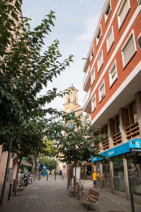 Camp Nou, Europa Fira - Modern Two-Bedroom Apartment With Heating ロスピタレート・デ・リョブレガート エクステリア 写真