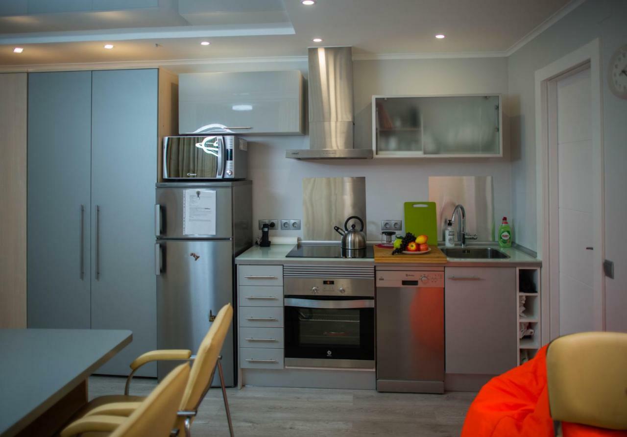 Camp Nou, Europa Fira - Modern Two-Bedroom Apartment With Heating ロスピタレート・デ・リョブレガート エクステリア 写真