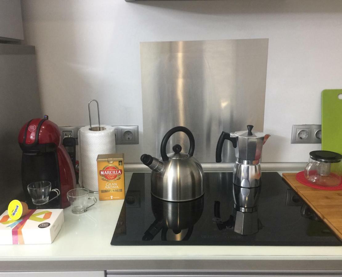 Camp Nou, Europa Fira - Modern Two-Bedroom Apartment With Heating ロスピタレート・デ・リョブレガート エクステリア 写真